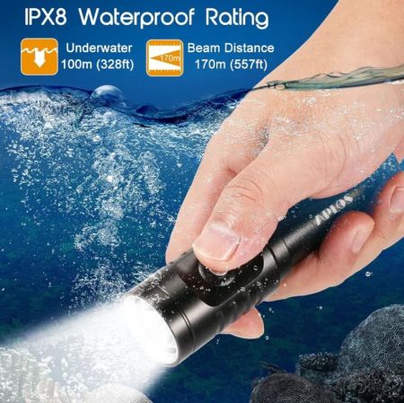 مصباح يدوي للغوص APLOS AP01، مصباح LED XM-L2 5000k 1050 لومن، مقاوم للماء IPX8 تحت الماء 100 متر 328 قدمًا، مصباح غاطس احترافي مع بطاريات قابلة لإعادة الشحن وشاحن