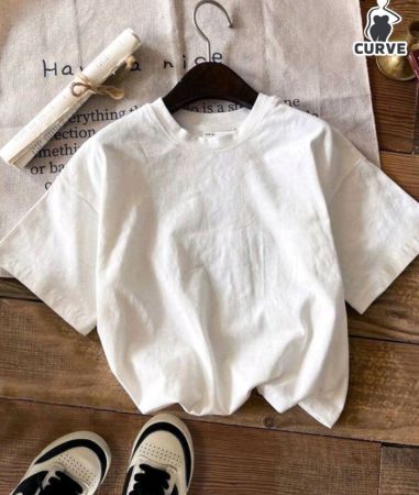 تي شيرت نسائي من SHEIN EZwear بمقاس كبير، بتصميم بسيط، ورقبة دائرية، وأكمام قصيرة، وقصة فضفاضة، مناسب للصيف
