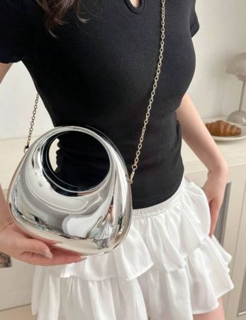 حقيبة كروسبودي صغيرة ذات سلسلة موضة جديدة للنساء ، حقيبة عشاء من البلاستيك الشفاف بألوان حلوى