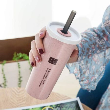 كوب واحد مع قشة وأغطية، كوب قمح قابل لإعادة الاستخدام خالٍ من مادة BPA، غطاء مزدوج مانع للتسرب لمشروبات القهوة والشاي والحليب والماء (450 مل، أخضر ووردي)
