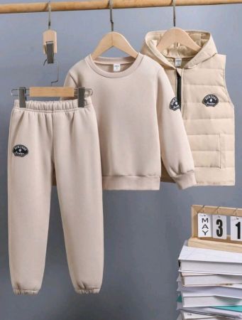 سترة SHEIN Young Boy Graphic Letter Jacket مبطنة حرارياً مع بنطال رياضي وسترة بغطاء للرأس