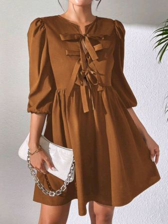 فستان SHEIN LUNE قصير بأكمام منتفخة وربطة أمامية مجوفة بطول 3/4