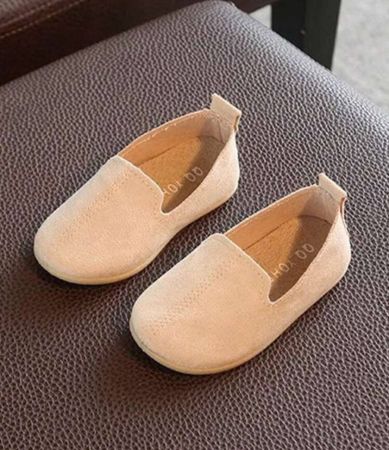 زوج واحد من أحذية البنات الجلدية مناسبة لجميع الفصول، للجنسين، بتصميم قاعدة ناعمة ومطاطية مانعة للانزلاق، أحذية صغيرة وأحذية 