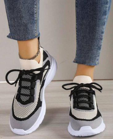 أحذية رياضة للنساء بتصميم ألوان متباينة وأربطة أمامية، تناسب السراويل الرياضية في الاستخدام الخارجيرمضان