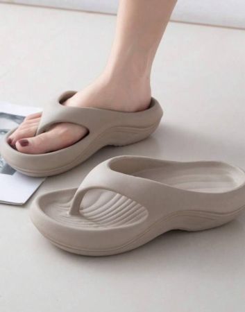 فاصل أصابع القدم من Soft Walk للنساء مصنوع من مادة EVA بكعب متوسط - خفيف الوزن للغاية، قابل للتنفس، مريح، غير قابل للانزلاق، نعل ناعم، تصميم بسيط للشاطئ والعطلات والمنزل الكاجوال والارتداء اليومي - على مدار العام، سهل الارتداء، لون سادة، بدون طباعة.