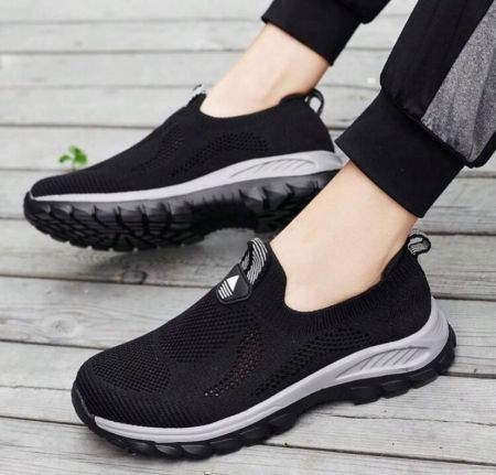 حذاء رياضي للنساء في منتصف العمر وكبار السن، قابل للتنفس، خفيف الوزن، غير قابل للانزلاق، ونعل خارجي ناعم