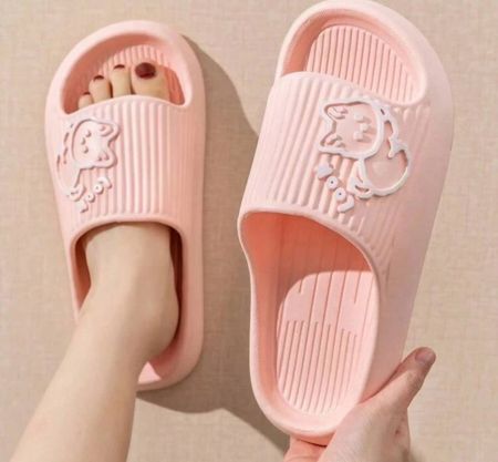 شبشب النعومة الوردي الدافئ للنساء للاستخدام في الداخل - تصميم القط