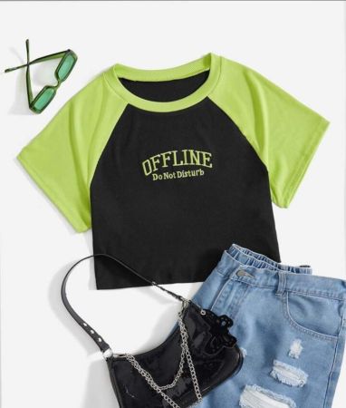 تي شيرت SHEIN EZwear الصيفي الكاجوال ذو الألوان المتعددة المضغوطة لمحبي الرياضة