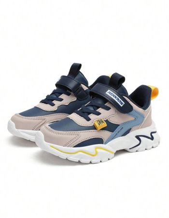 زوج واحد من الأحذية الرياضية للأولاد مع إغلاق بخطاف وحلقة، حذاء جري إيفا خفيف الوزن للخريف