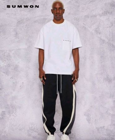 بنطال رياضي فضفاض من SUMWON بأجزاء متباينة