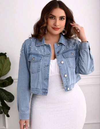 جاكيت جينز بجيوب وخرز من بلس لؤلؤي