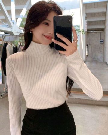 تي شيرت نسائي كاجوال من DAZY بأكمام طويلة وياقة مدورة بلون سادة، خريفي