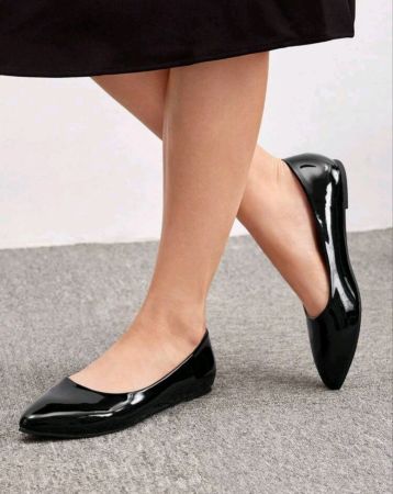 حذاء مسطح مريح كاجوال سهل الارتداء للنساء من CUCCOO BASICS بمقدمة مدببة وشريط مطاطي، مصنوع من مادة محبوكة باللون الأسود، متعدد الاستخدامات للعمل والارتداء اليومي