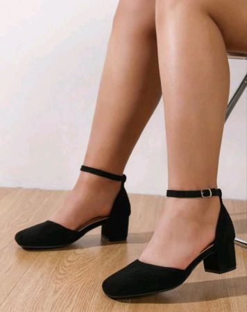 صنادل نسائية صيفية جديدة واسعة، أنيقة وبسيطة، بكعب سميك، سهلة الارتداء، متعددة الاستخدامات ومريحة، بكعب متوسط، بمقدمة مدببة، مناسبة للأنشطة الخارجية