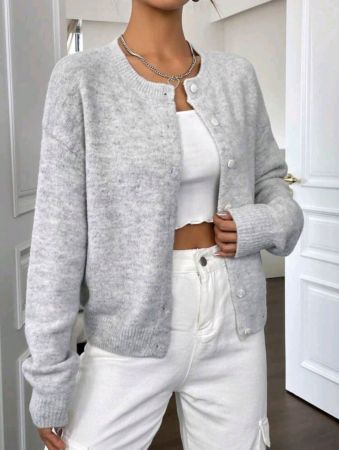 كارديجان SHEIN x Carly Lawrence Flirla منسدل الكتفين بأزرار أمامية، وقمصان بأكمام طويلة