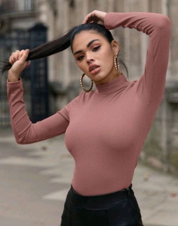 تي شيرت SHEIN Essnce سادة بياقة دائرية