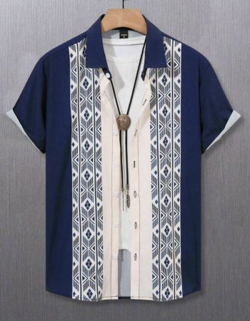 Manfinity RSRT قميص كاجوال أكمام قصيرة أنيق للشباب، قميص بأزرار بتصميم هندسي حديث وتجريدي، نظيف ومعاصر، يضيف اهتماماً بنائياً وبصرياً، مناسب للأعمال الكاجوال، التنقلات اليومية، العطلات الترفيهية أو المناسبات شبه الرسمية، هدية العطلات، هدية للصديق