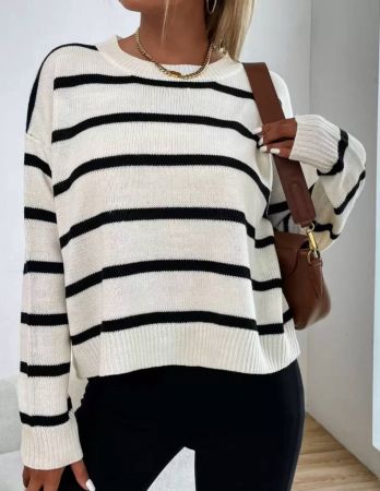 SHEIN LUNE كنزة صوفية تريكو نسائية للرياضة والأوقات الفراغ بياقة مستديرة و بخطوط سوداء وبيضاء بنمط الكلية ،أكمام طويلة