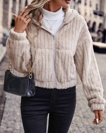 SHEIN Frenchy جاكيت سستة منخفض الاكتاف قبعة فانيلا