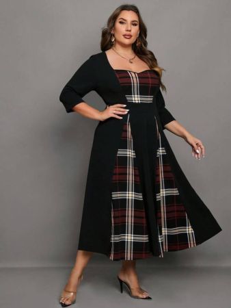 فستان SHEIN Clasi Plus بطبعة مربعات وفتحة رقبة على شكل قلب