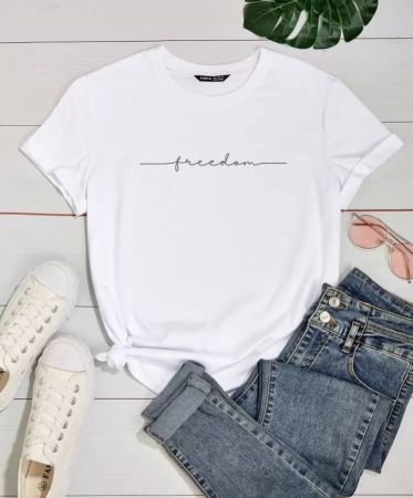 Flirla تي شيرت مقاس كبير بجرافيك عبارة