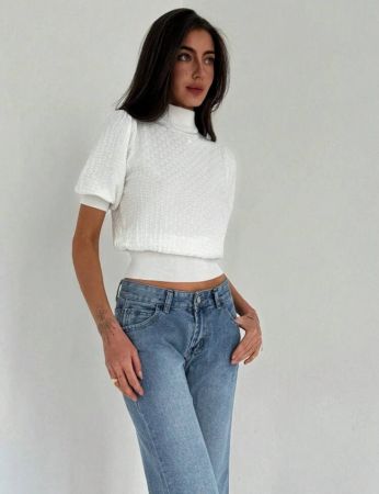 Aloruh تي شيرت نسائي بيضاء برقبة عالية ونصف كم محبوكة بجودة عالية وملمس مميز للارتداء في المكتب وأثناء التنقل