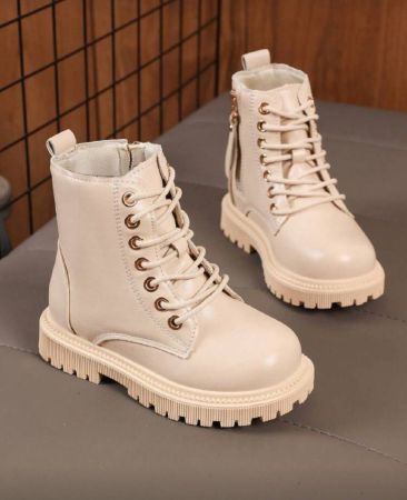 زوج من بوت الأطفال/الأطفال الصغار من الجلد المطفي متوسطة الساق، تصميم بسحاب وأربطة، رأس مستدير، قاعدة ناعمة، أسلوب أميرة أنيق ومناسب للأولاد والبنات، للخريف والشتاء