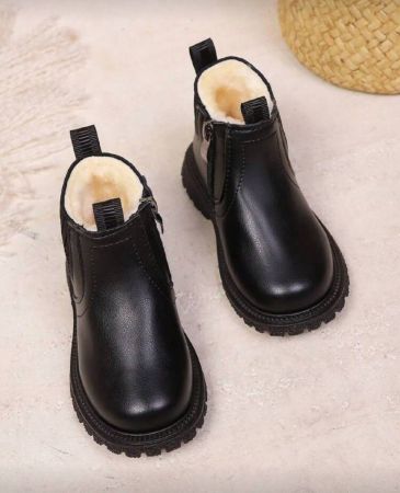 بوت شتوية دافئة مبطنة للأطفال، بتصميم بريطاني بسيط مع سحاب جانبي، مقاومة للماء ومانعة للانزلاق، ذات نعل سميك للأولاد والبنات