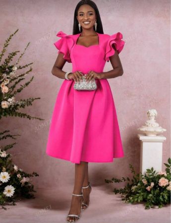 فستان حفلة بياقة قلب وكشكشة وذيل متدلي مع أكمام ناقوسية