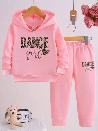 طقم سويت شيرت وبنطال رياضي أنيق بتصميم كاجوال أنيق للفتيات الصغيرات، مزين بنقشة جلد الفهد وحروف 