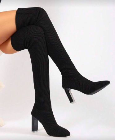 بوت نسائية طويلة حتى الركبة باللون الأسود، بوت أنيقة وشخصية باللون الأسود ذات نسيج مرن وكعب سميك تصل إلى أعلى الركبة