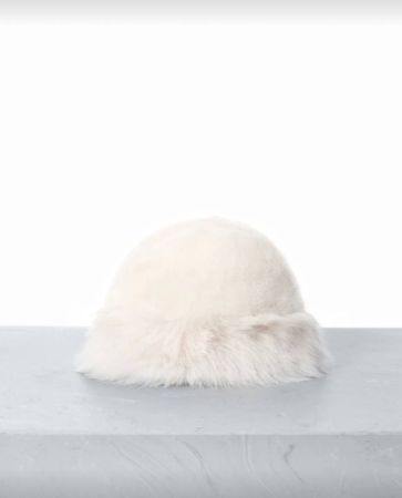 CHICVUE قبعة شتوية أنيقة ذات لون أحادي من القماش الناعم المخلوط بتطريز فرو ناعم، قبعة دافئة مقاومة للرياح مع أغطية للأذن، قبعة شتوية للخريف/الشتاء هدايا عيد الميلاد