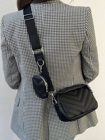 حقيبة كروس مبطنة صغيرة الحجم ، حقيبة كتف بلون موحد