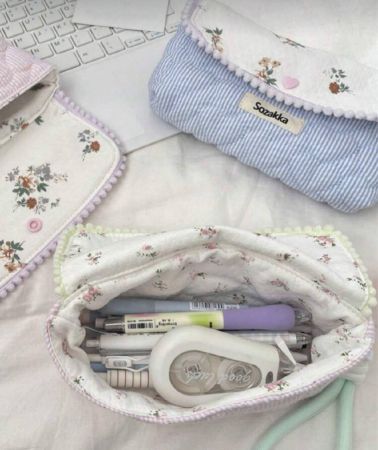 1 قطعة حقيبة تخزين قلم رصاص بطراز إنس مزخرفة بالزهور، صندوق قرطاسية للطلاب سعة كبيرة، متعدد الوظائف، لتخزين الأشياء، تخزين فرش المكياج، تخزين كابلات البيانات، تخزين سماعات الرأس، إكسسوارات المدرسة