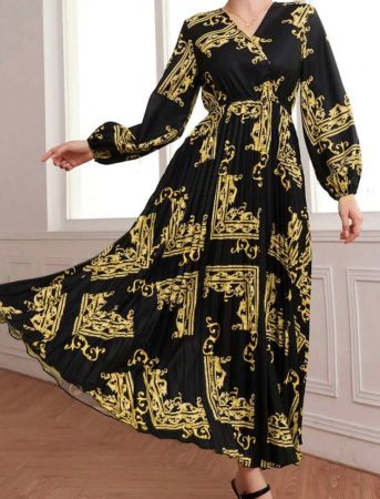 فستان SHEIN Modely Baroque مطبوع عليه وشاح بأكمام فانوس ومطوي